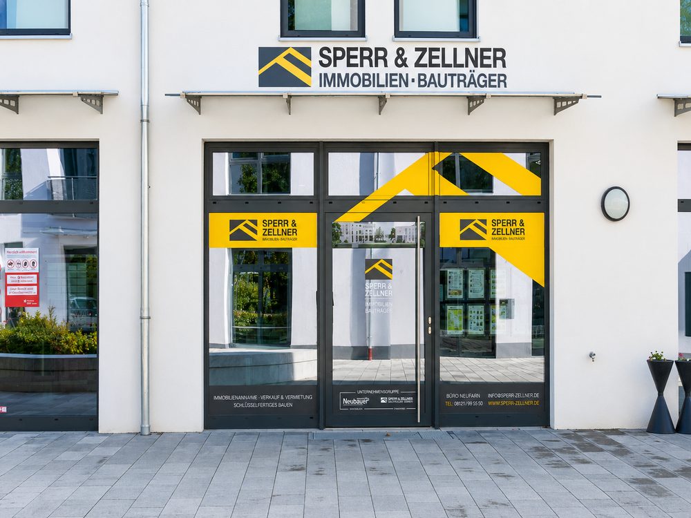 Eingang Büro Neufinsing