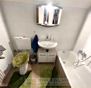 Bad mit Badewanne auf der Schlafzimmerseite