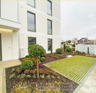 sehr gepflegte Außenanlagen