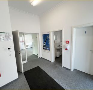 Eingang Büro+WC